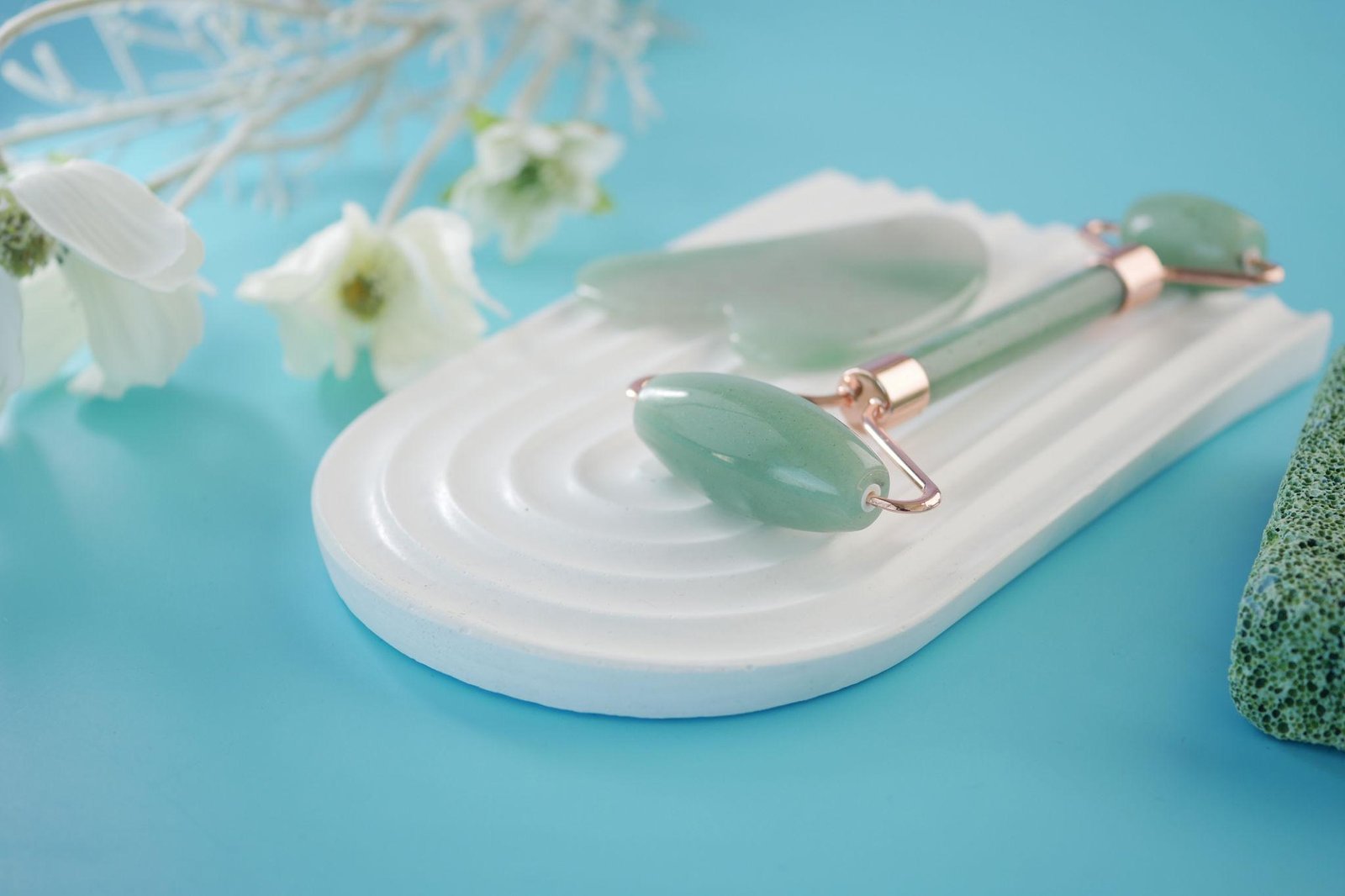 Jade Roller & Gua Sha Facial Set