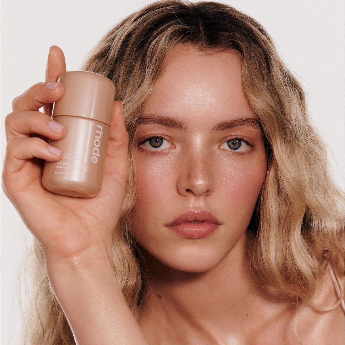 rhode Highlight Milk Multipurpose Luminizer – Pearly Champagne